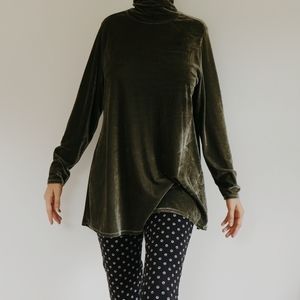 Soft Surroundings L Green Velvet Mock Turtleneck